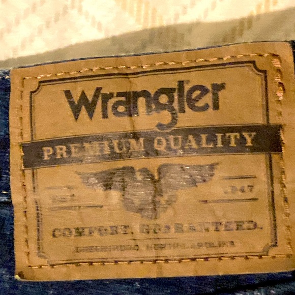 Men’s dark blue wrangler jeans..relaxed fit - Picture 7 of 7